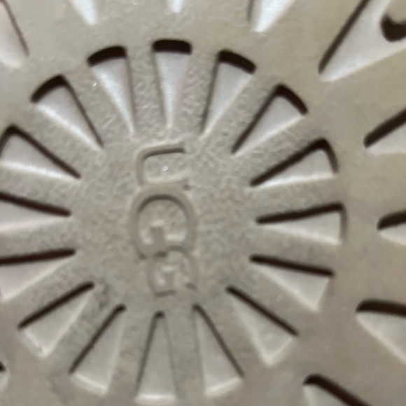 Size 10 uggs animal print - Picture 1 of 6